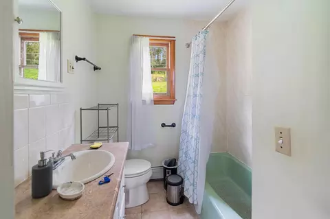 Bath - 132 Partridge Rd, Orange, VT 05641 photo 4 of 4