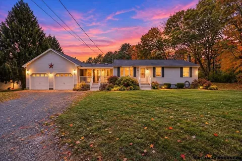 321 Concord Rd, Northfield, NH 03276
