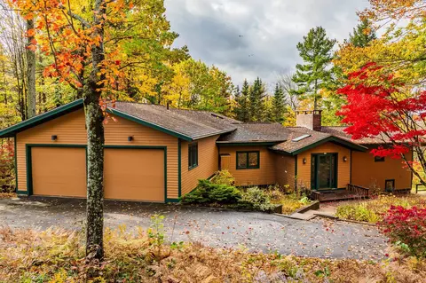 113 Squires Ln, New London, NH 03257