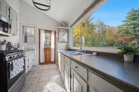 Kitchen - 25 E Intervale Rd, Wilton, NH 03086 photo 4 of 5