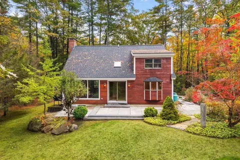 519 Hall Rd, Barrington, NH 03825