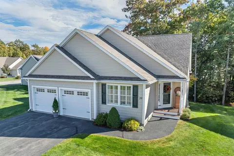39 Brody Ln, Hudson, NH 03051