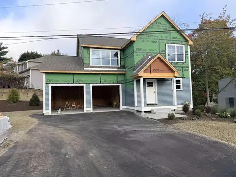 32 Farmington Rd, Nashua, NH 03060