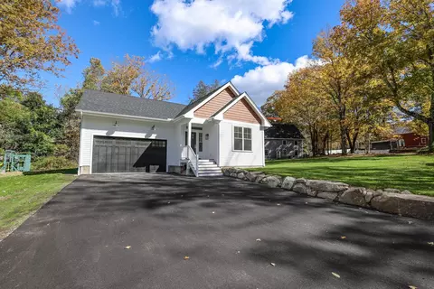 91 Cedar St, Hopkinton, NH 03229