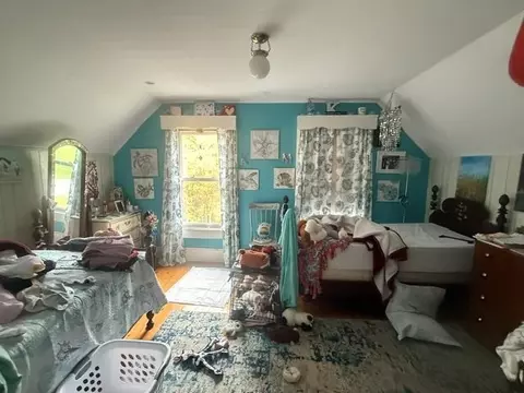 Bedroom - 22 High St, Proctor, VT 05765 photo 2 of 3
