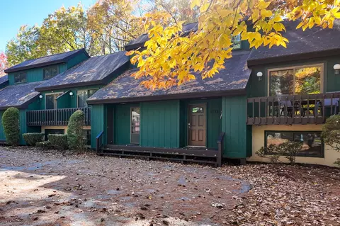 106 Stonehurst Manor Rd #C, Conway, NH 03860
