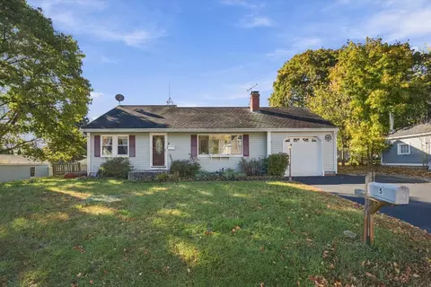 5 Farley St, Milford, NH 03055
