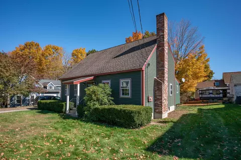 15 Vine St, Milford, NH 03055