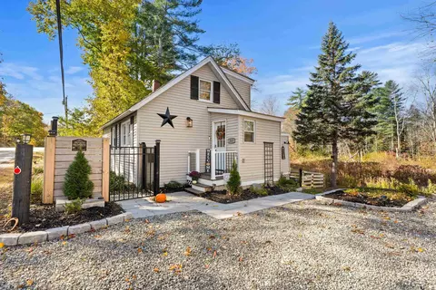 313 Washington St, Barrington, NH 03825