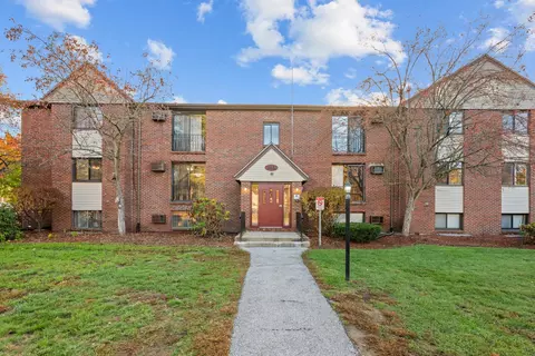 36 English Village Rd # L, Manchester, NH 03102