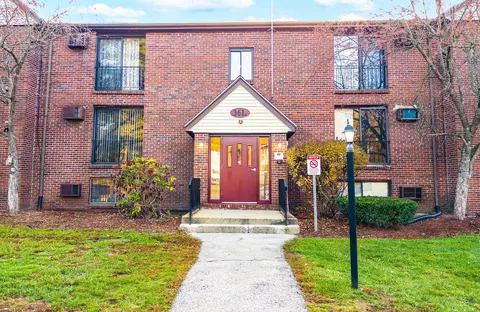 36 English Village Rd # L, Manchester, NH 03102
