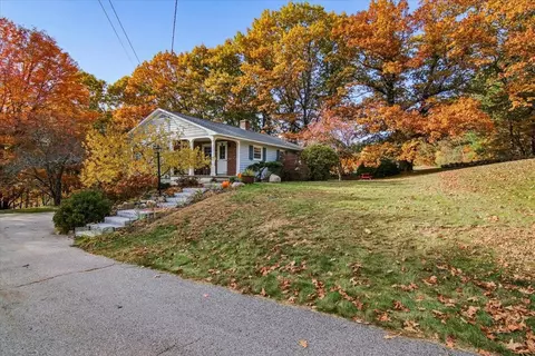 412 Grandview Rd, Pembroke, NH 03275