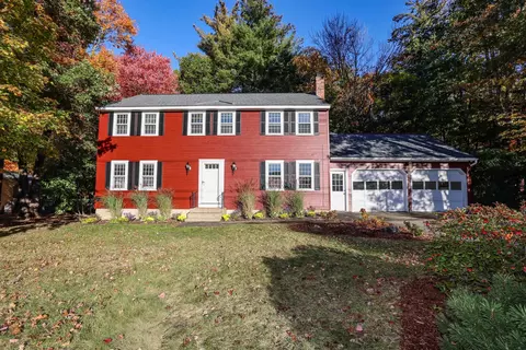 10 Chaucer Rd, Nashua, NH 03062