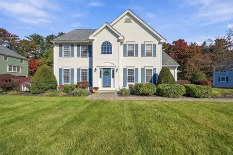 10 Ridgewood Rd, Plaistow, NH 03865