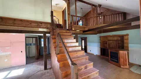 Entry Way - 452 Westside Ln, Westmore, VT 05860 photo 3 of 4