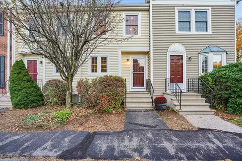 317 Fox Hollow Way, Manchester, NH 03104