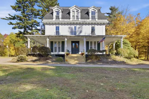 10 Robinswood Way #3, Gilmanton, NH 03237