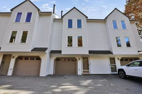 15 Windemere Way, Nashua, NH 03063