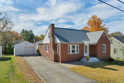 31 Fairview St, Laconia, NH 03246
