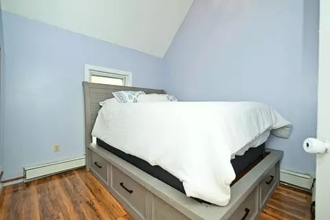 Bedroom - 21 Dartmouth St, Exeter, NH 03833 photo 4 of 5