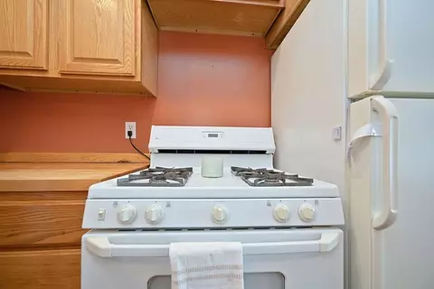 Kitchen - 21 Dartmouth St, Exeter, NH 03833 photo 5 of 6