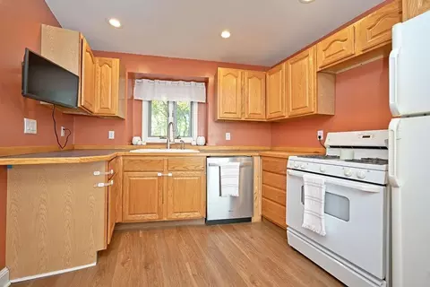 Kitchen - 21 Dartmouth St, Exeter, NH 03833 photo 6 of 6