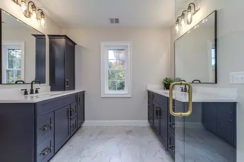 Bath - 11 Campbell Way #5, Windham, NH 03087 photo 5 of 6