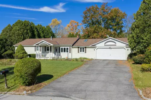 19 Elmwood Dr, Rutland, VT 05701