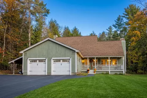 93 Apple Ln, White River Junction, VT 05001