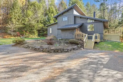 81 Stowebury Rd, Waterbury, VT 05677