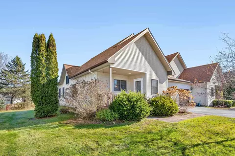 33 A Jersey Ct, Morristown, VT 05661