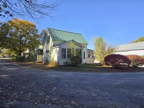 5 Laxon Ave, Franklin, NH 03235