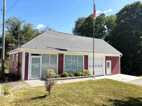 326 Main St #1, Fremont, NH 03044