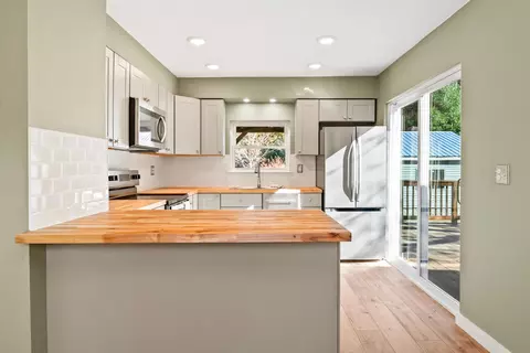 Kitchen - 791 W Side Rd, Bartlett, NH 03812 photo 5 of 6