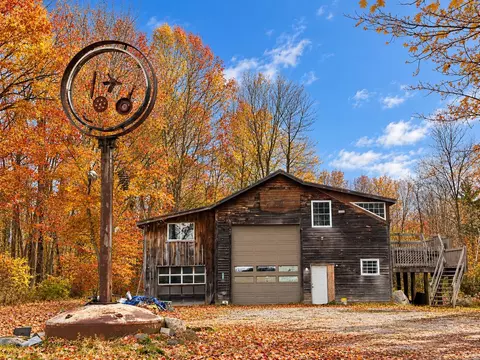 280 Sugarbush Ln, Clarendon, VT 05777