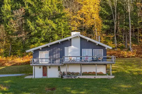 114 Beech Rd, Londonderry, VT 05148