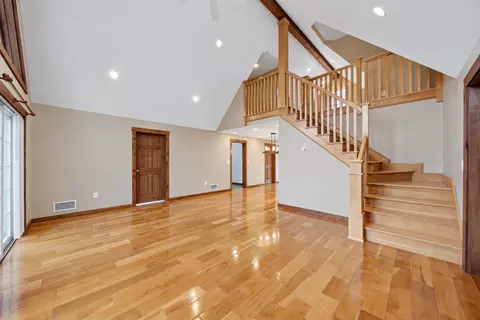Living - 49 Deerfield Rd, Nottingham, NH 03290 photo 2 of 10