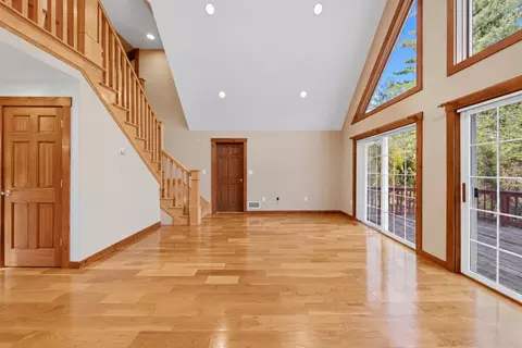 Living - 49 Deerfield Rd, Nottingham, NH 03290 photo 5 of 10