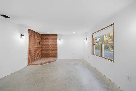 Living - 49 Deerfield Rd, Nottingham, NH 03290 photo 10 of 10