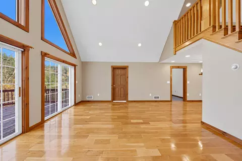 Living - 49 Deerfield Rd, Nottingham, NH 03290 photo 4 of 10