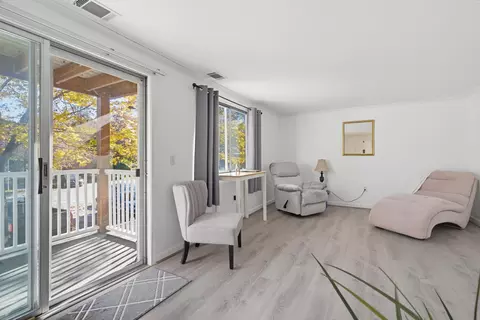 Living - 43 Seabury #43, Hampton, NH 03842 photo 1 of 3