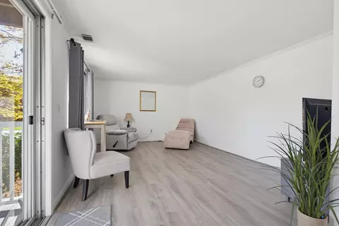 Living - 43 Seabury #43, Hampton, NH 03842 photo 2 of 3