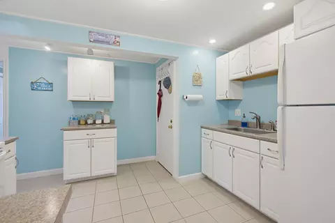 Kitchen - 43 Seabury #43, Hampton, NH 03842 photo 1 of 5