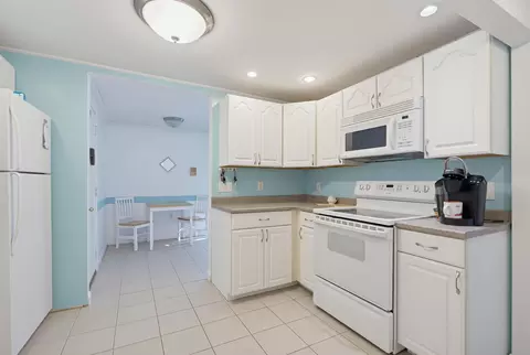 Kitchen - 43 Seabury #43, Hampton, NH 03842 photo 2 of 5