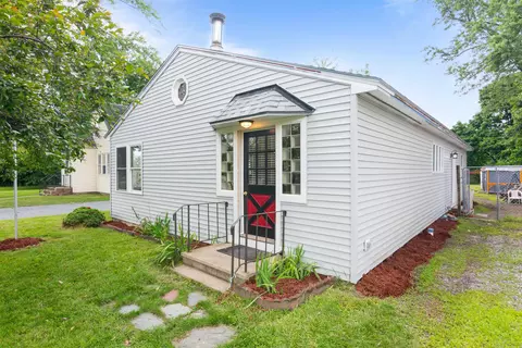 38 Swift St, South Burlington, VT 05403