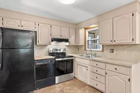 Kitchen - 3 Martha Dr, Derry, NH 03038 photo 1 of 3
