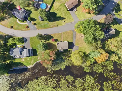 View/Area - 3 Martha Dr, Derry, NH 03038 photo 2 of 6