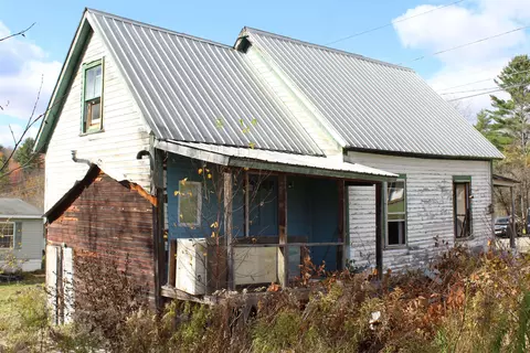 Exterior - 10 Johnny Cake Ave, Lunenburg, VT 05906 photo 2 of 5