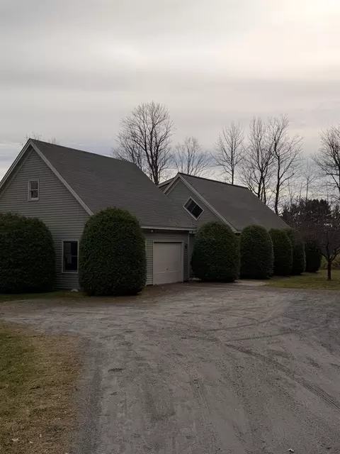 451 Godfrey Rd, Thetford, VT 05043