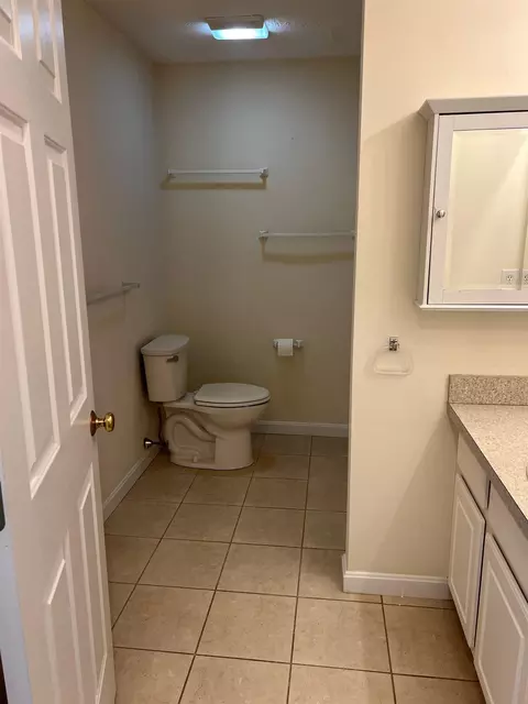 Bath - 52 Crown Point Dr, Dover, NH 03820 photo 3 of 4